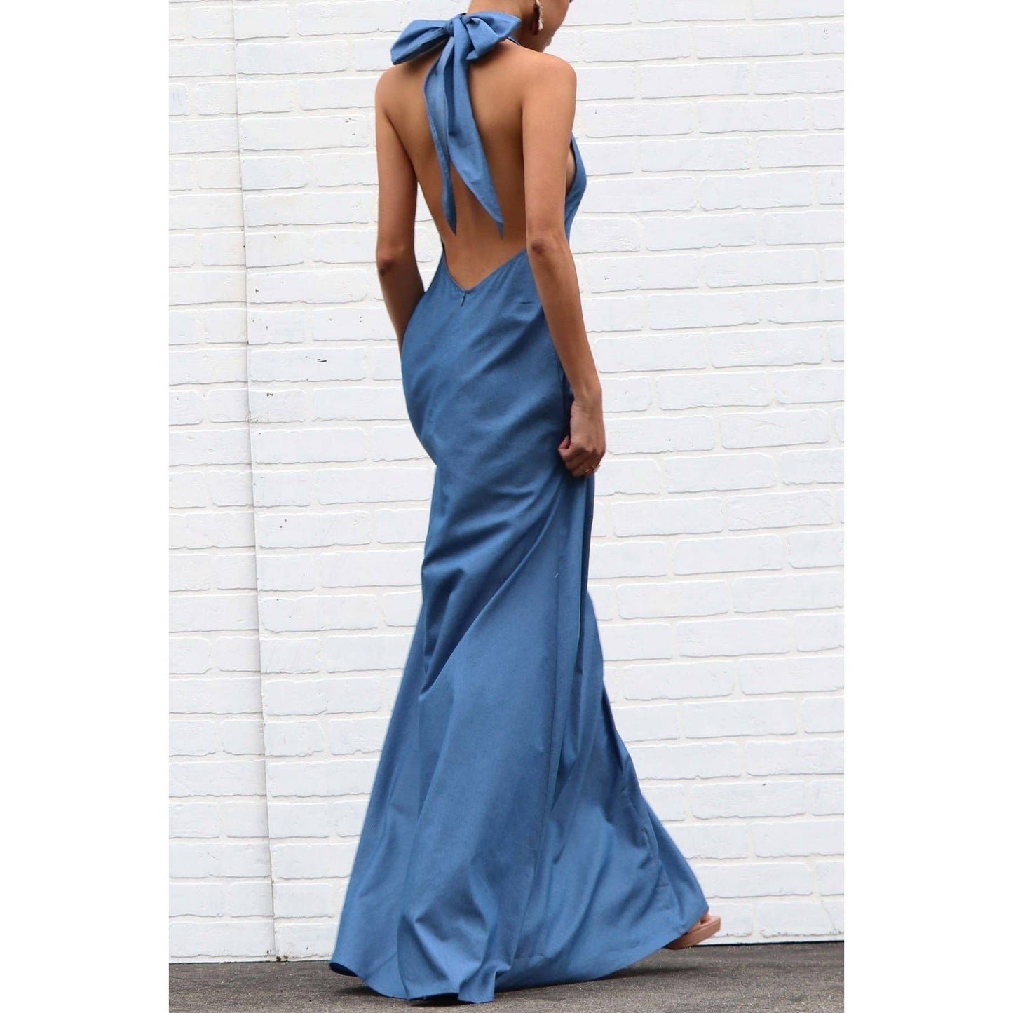 The AdrianeDenim Halter Maxi Dress with Side Pockets: DENIM BLUE / M